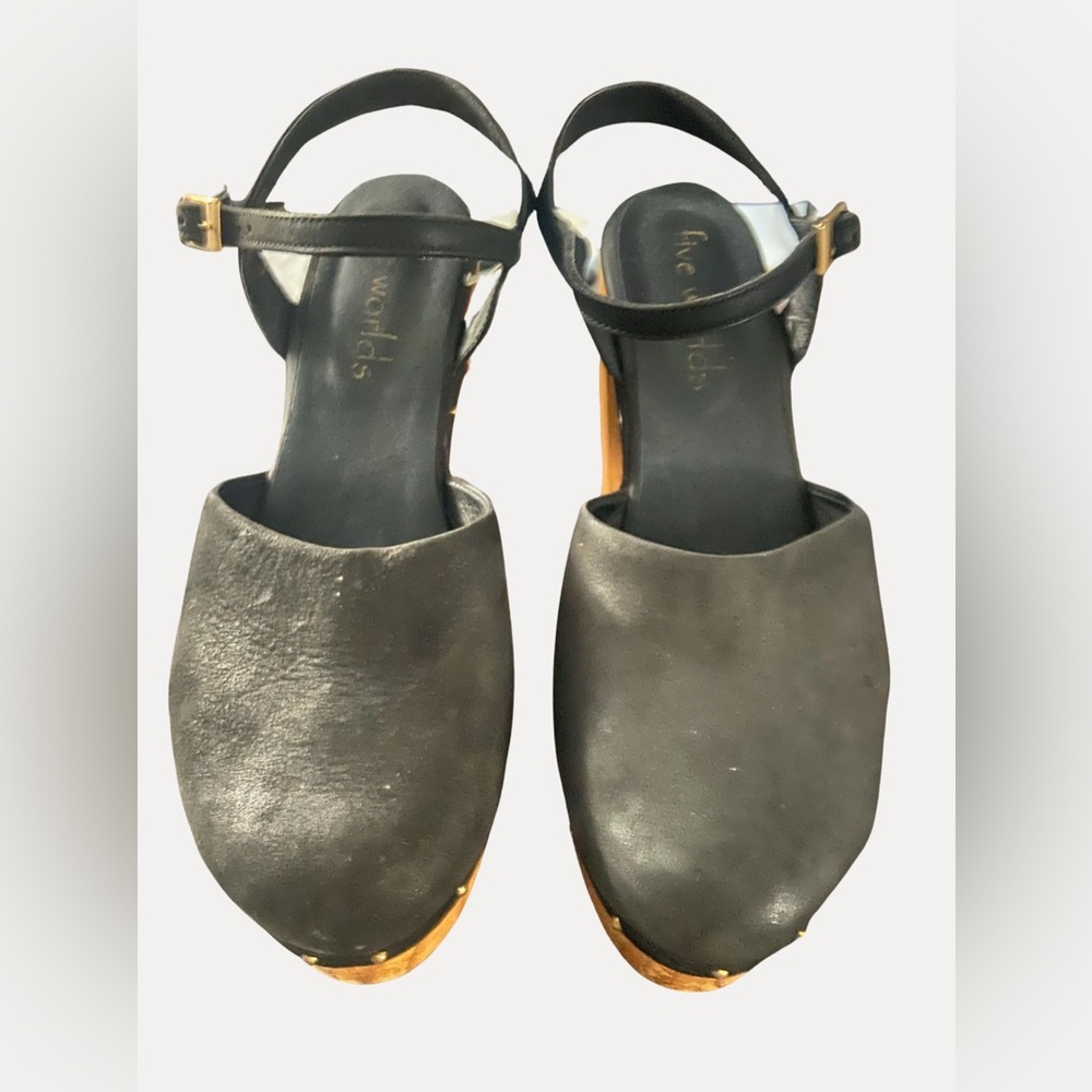 Five World Clogs